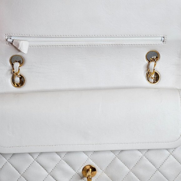 Vintage Chanel Medium 25 Classic Double Flap Lambskin Leather White and Gold - Picture 4 of 16